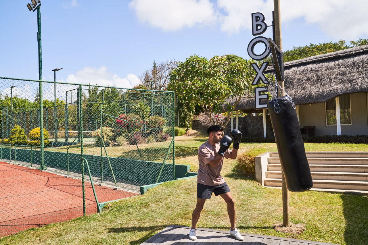 沙滩与陆上运动